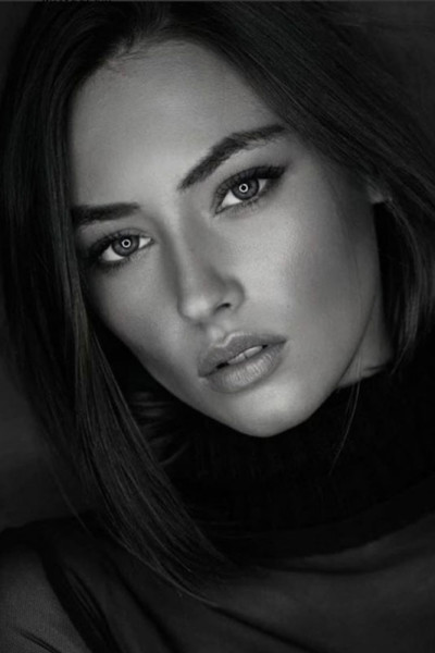 Laura T